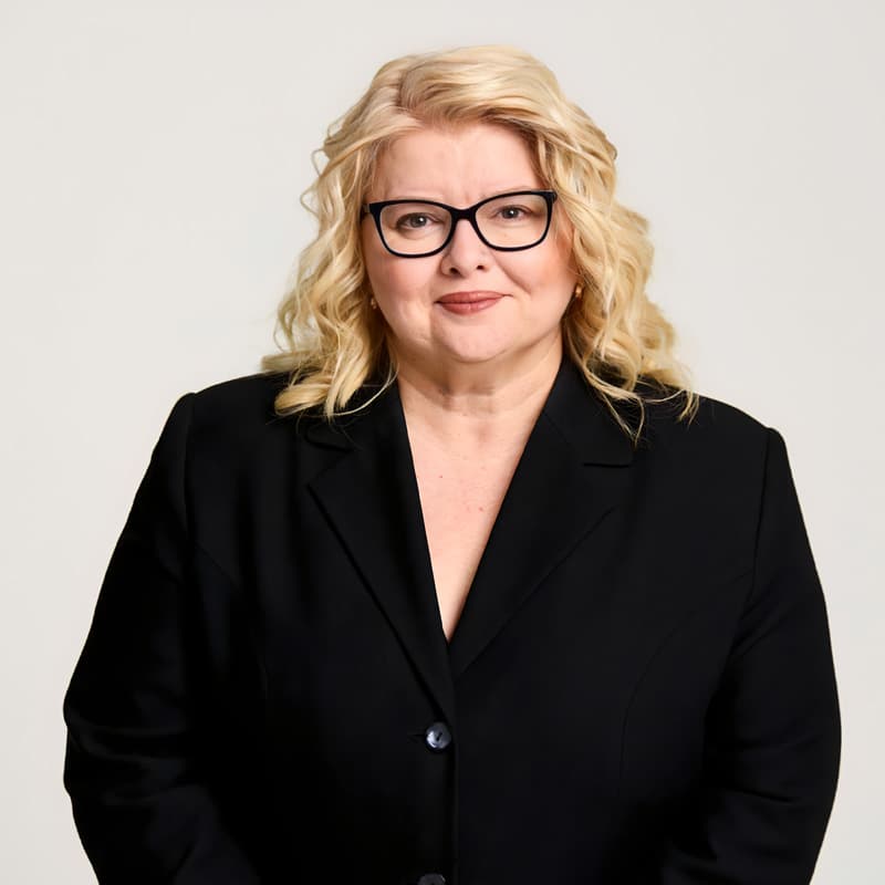 Lyn Cox